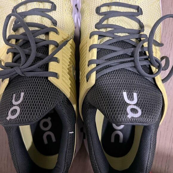 ON Men’s Cloudswift Sneaker Size US 11 main image 4